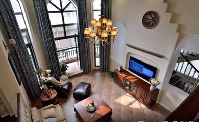 美式鄉村風格別墅裝修,年代久遠古樸大氣,窗簾色彩成敗筆!