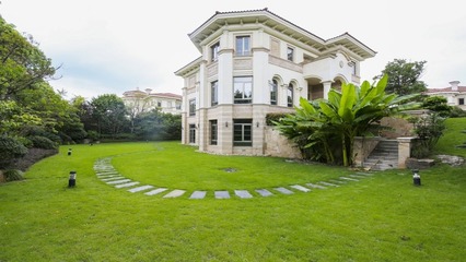 東郊頂級別墅免傭金挑髙泳池900萬裝修1500平花-焦點上海二手房