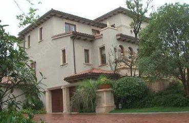 別墅挑空臥室設計 空間藝術與舒適體驗的完美融合